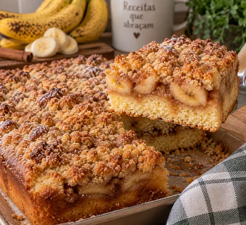 Cuca Alemã de Banana com Farofa Crocante